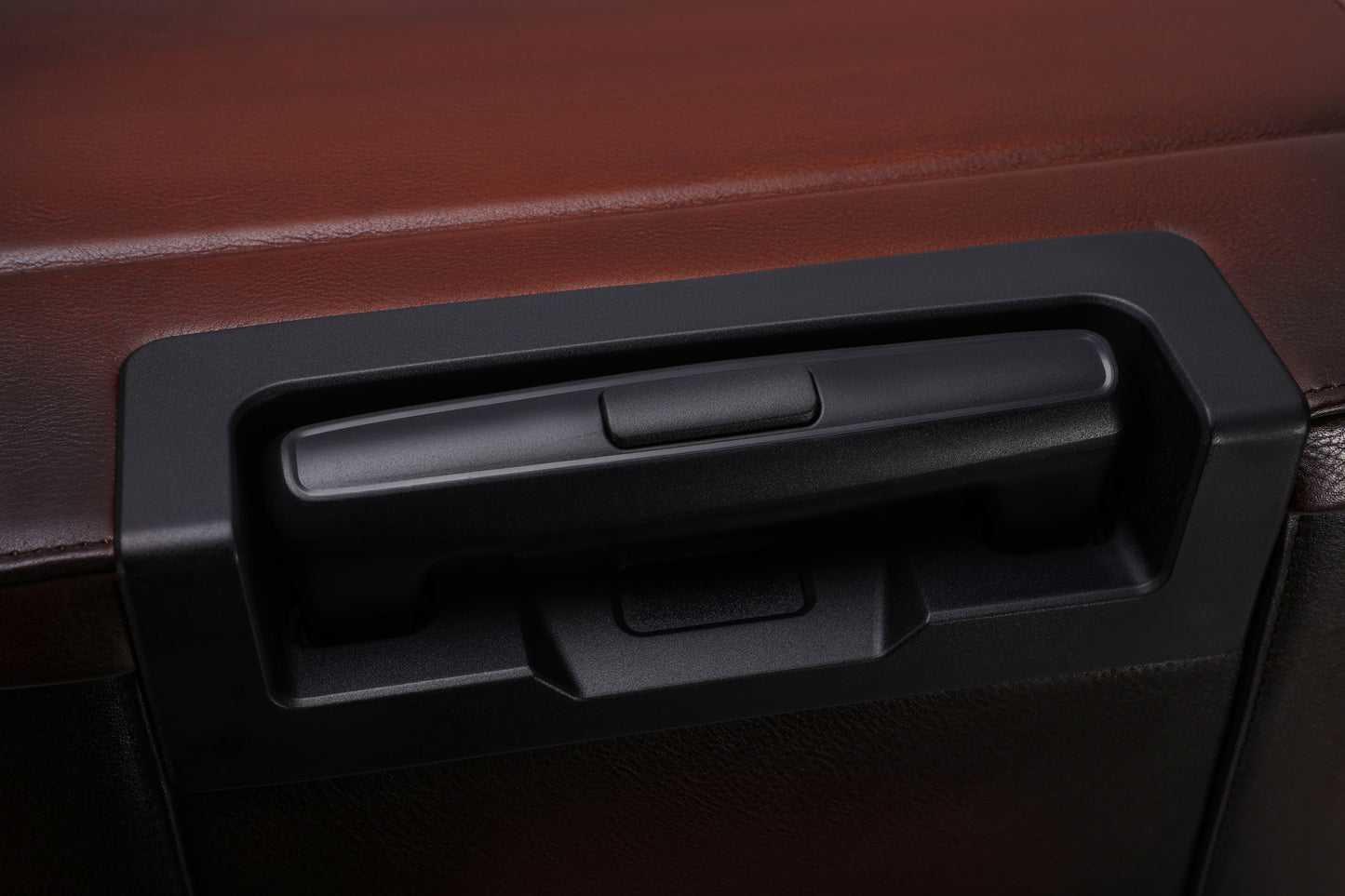 Sean Haygins 22" Leather Luggage Box (Brown)